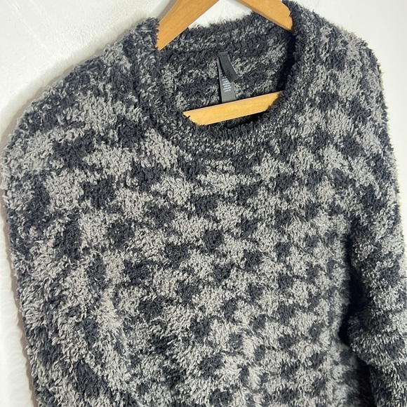 SKIMS Cozy Knit Teddy Plush Houndstooth Gray Chalk Lounge Sweater - Picture 4 of 9